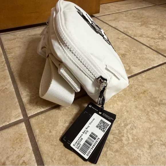 Disney x lululemon LIMITED EDITION White Mickey Everywhere Belt Bag - Picture 9 of 12